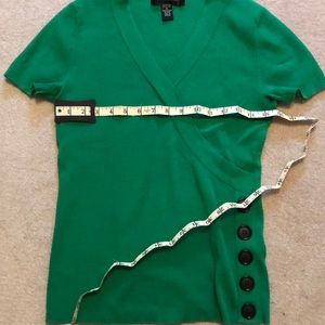 Cable & Gauge Tops - Super cute green vneck top in sweater material Cable & Gauge Tops - Super cute green vneck top in sweater material